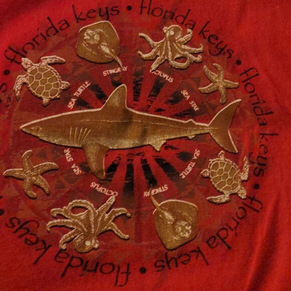 Vintage Red‎ Florida Keys sea life Tshirt size small 🦈🐙🐢 - Picture 3 of 6
